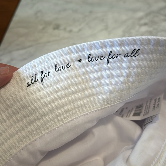 NWT Claire’s Rainbow Bucket Hat - Picture 3 of 4